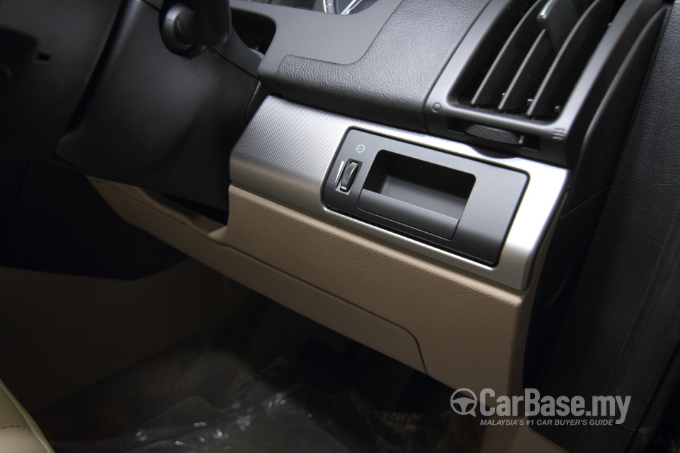 Land Rover Freelander L359 Facelift 2 (2011) Interior