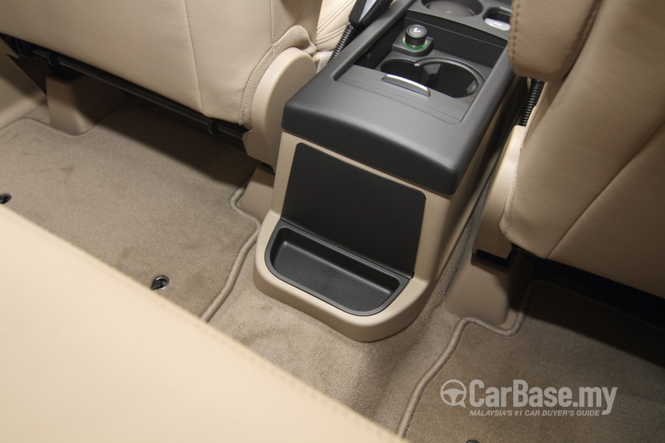 Land Rover Freelander L359 Facelift 2 (2011) Interior