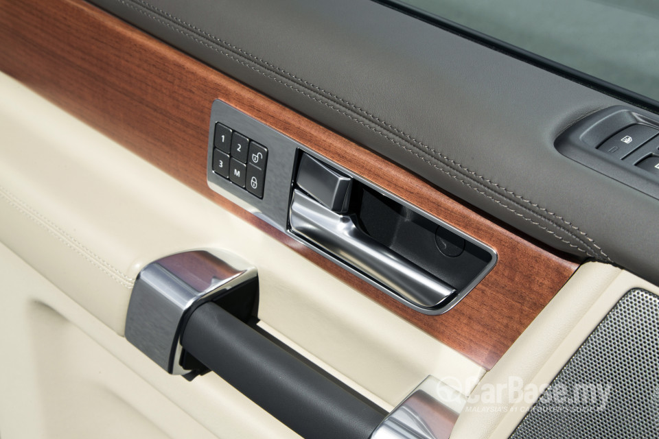Land Rover Discovery L319 Facelift (2010) Interior