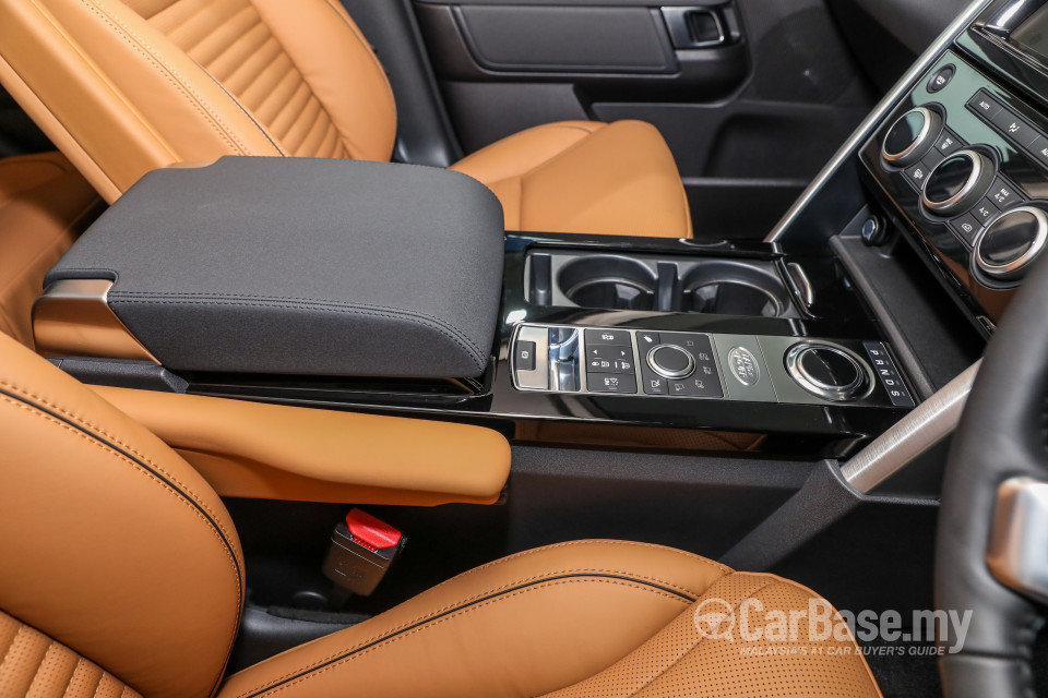 Land Rover Discovery L462 (2018) Interior