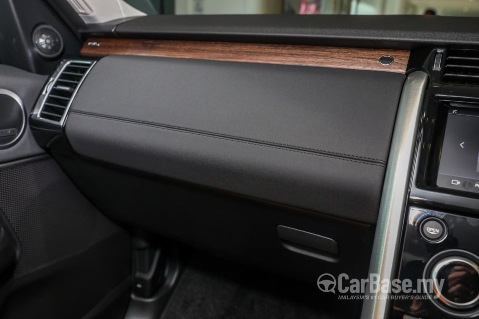 Land Rover Discovery L462 (2018) Interior