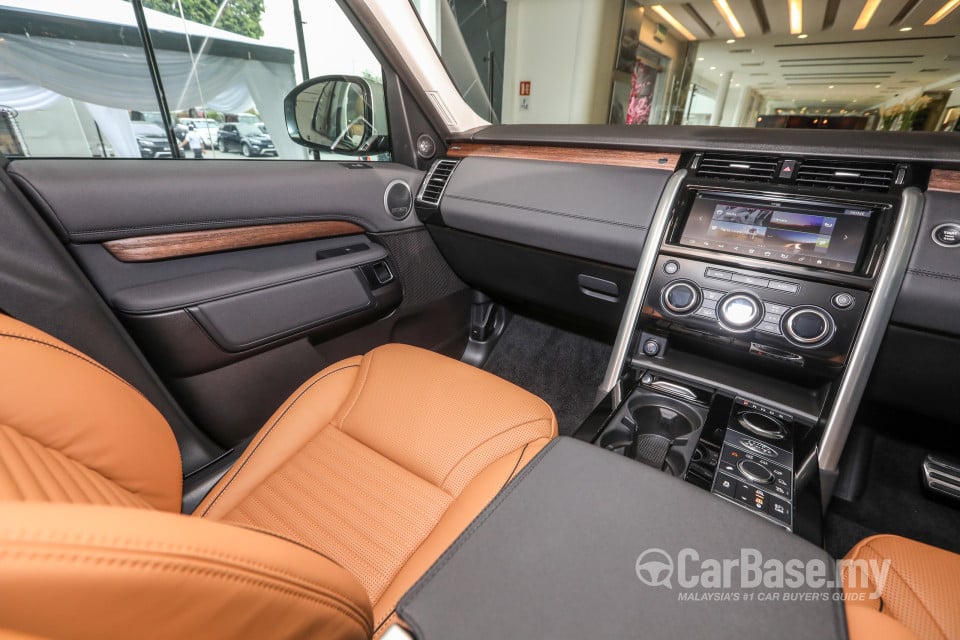 Land Rover Discovery L462 (2018) Interior