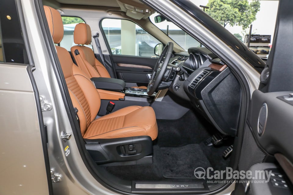 Land Rover Discovery L462 (2018) Interior
