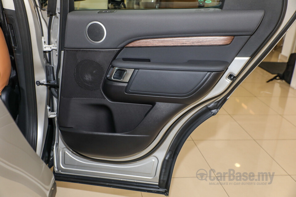 Toyota Fortuner AN160 (2016) Interior