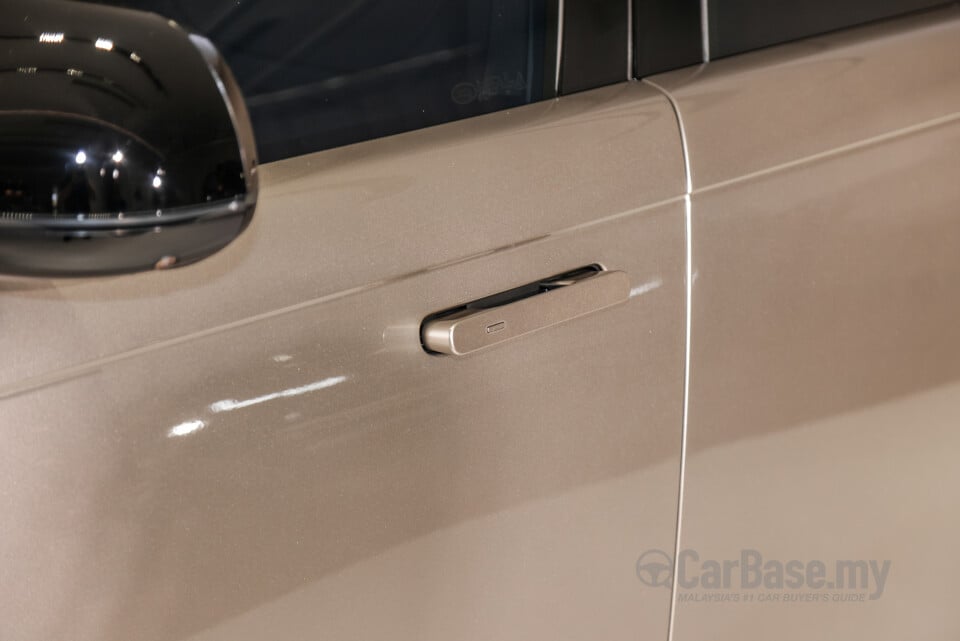 Land Rover Range Rover L460 (2023) Exterior