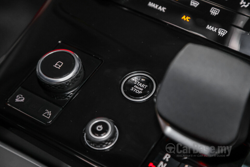 Land Rover Range Rover Sport L461 (2023) Interior