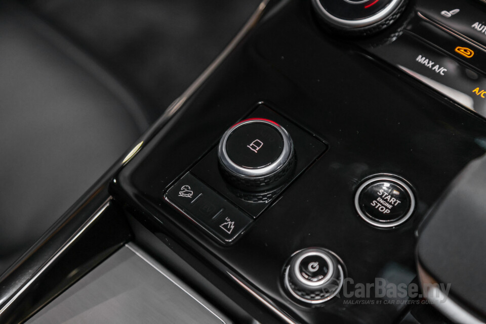 Land Rover Range Rover Sport L461 (2023) Interior