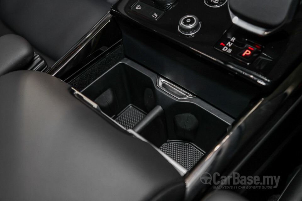 Land Rover Range Rover Sport L461 (2023) Interior