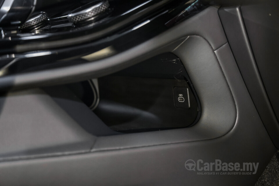 Land Rover Range Rover Sport L461 (2023) Interior