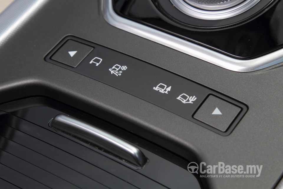 Land Rover Range Rover Evoque L538 (2011) Interior