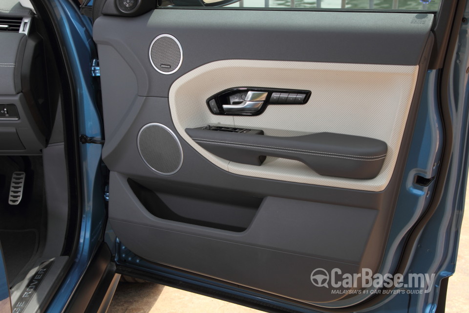 Land Rover Range Rover Evoque L538 (2011) Interior