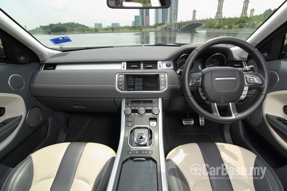 Land Rover Range Rover Evoque L538 (2011) Interior