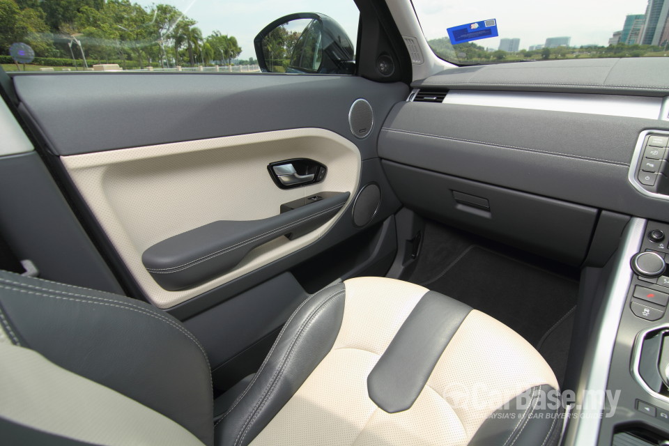 Land Rover Range Rover Evoque L538 (2011) Interior