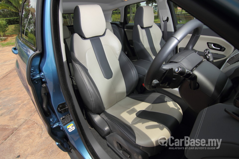Land Rover Range Rover Evoque L538 (2011) Interior