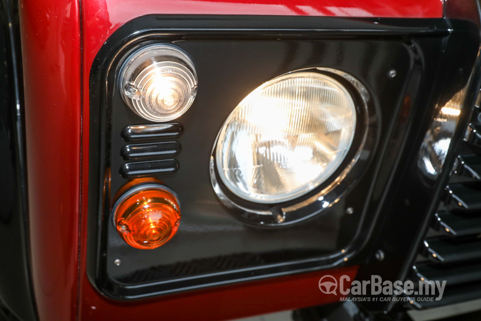 Land Rover Defender L316 (2011) Exterior