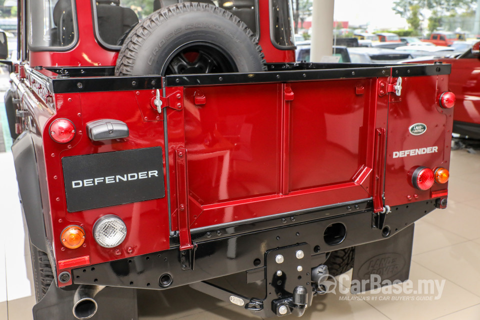 Land Rover Defender L316 (2011) Exterior