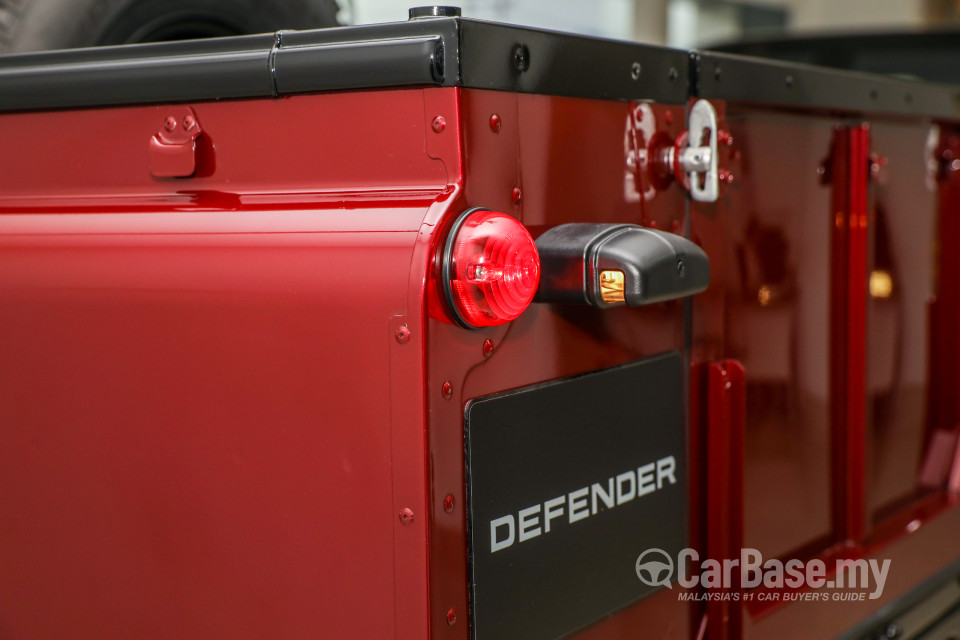Land Rover Defender L316 (2011) Exterior