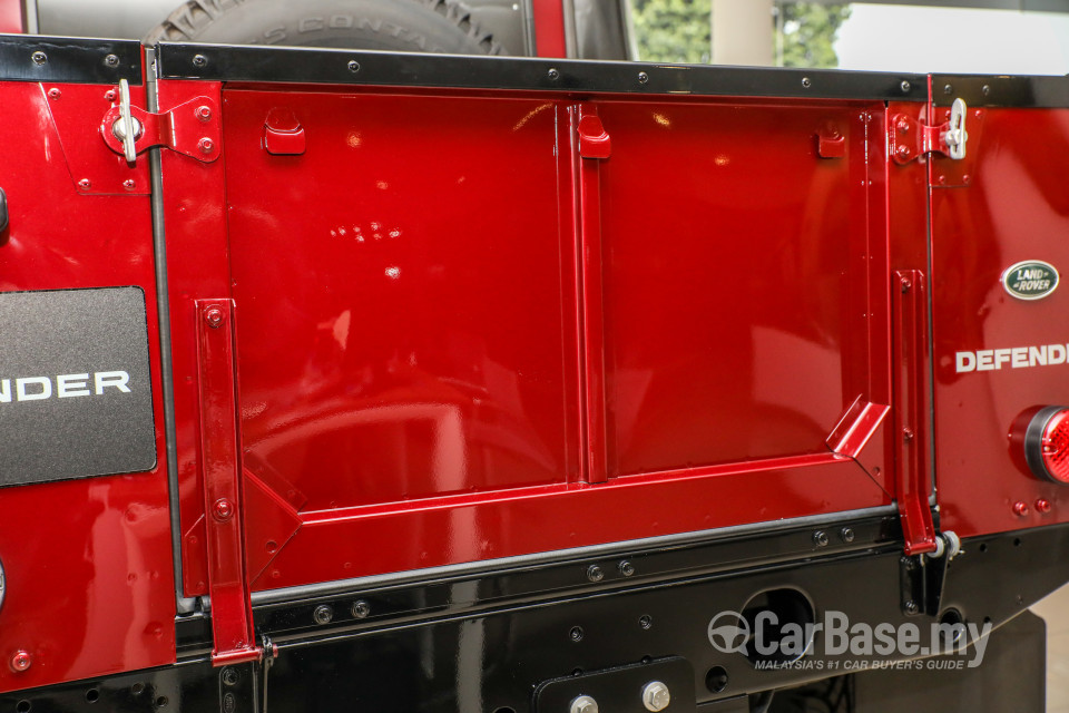 Land Rover Defender L316 (2011) Exterior