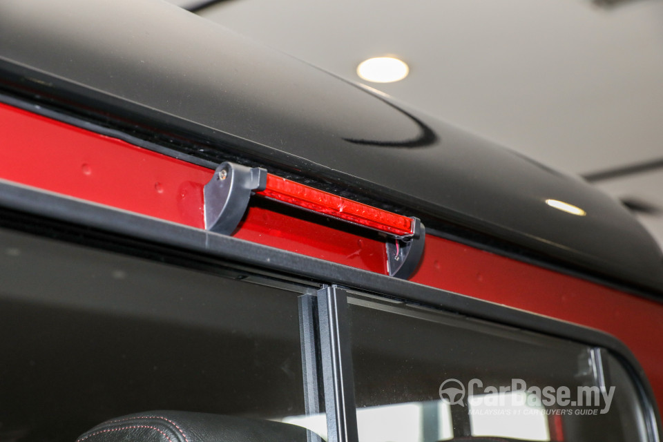 Land Rover Defender L316 (2011) Exterior