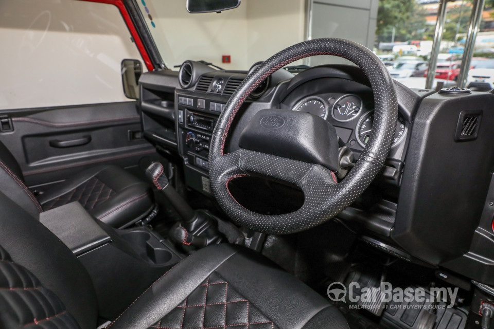 Land Rover Defender L316 (2011) Interior