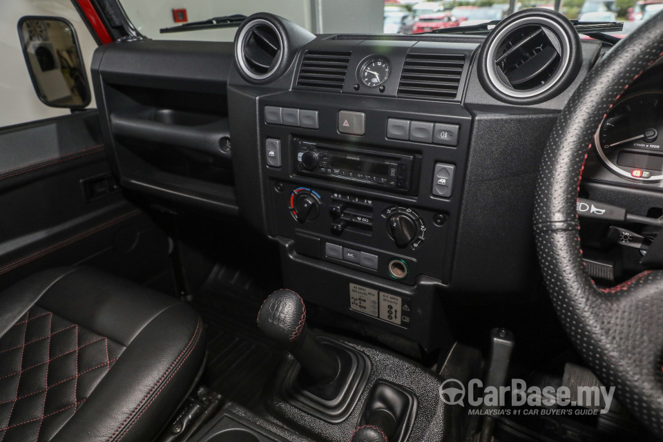 Land Rover Defender L316 (2011) Interior