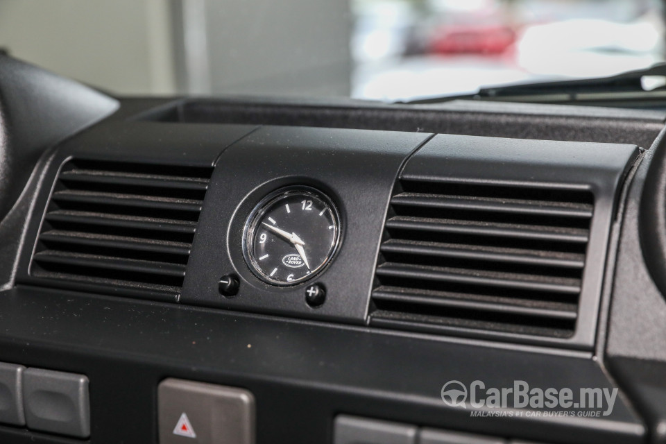 Land Rover Defender L316 (2011) Interior