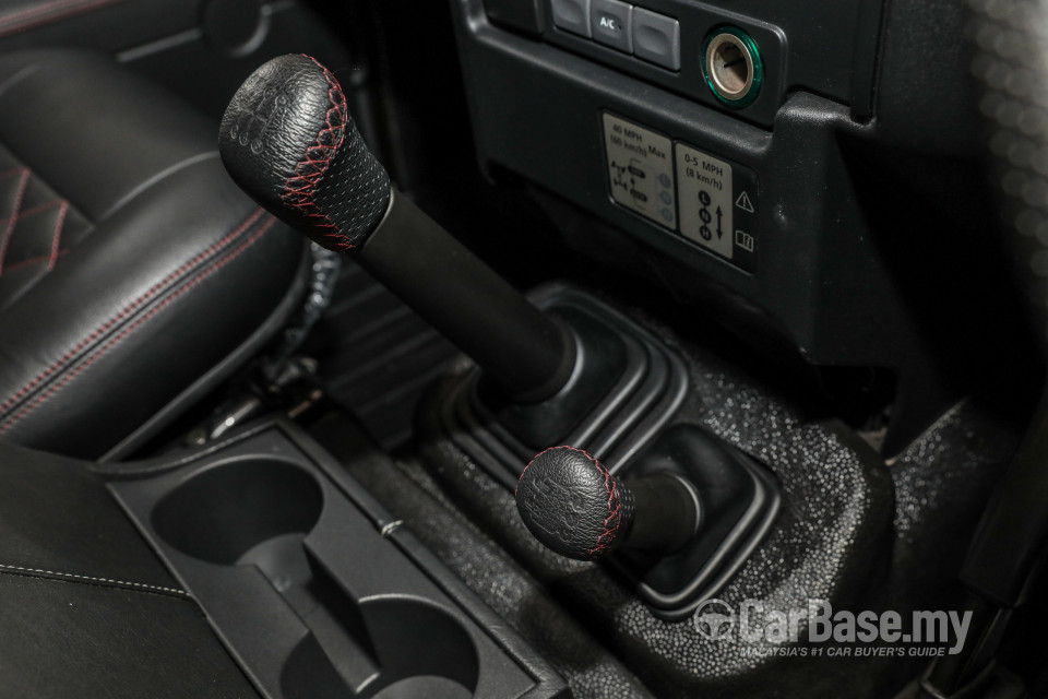 Land Rover Defender L316 (2011) Interior