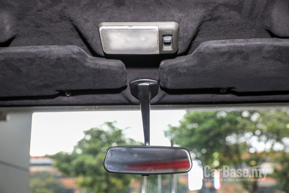 Land Rover Defender L316 (2011) Interior