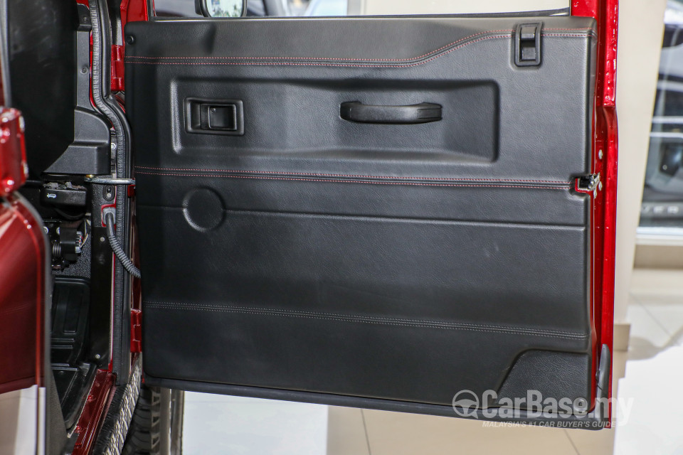 Land Rover Defender L316 (2011) Interior