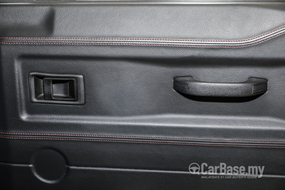 Land Rover Defender L316 (2011) Interior