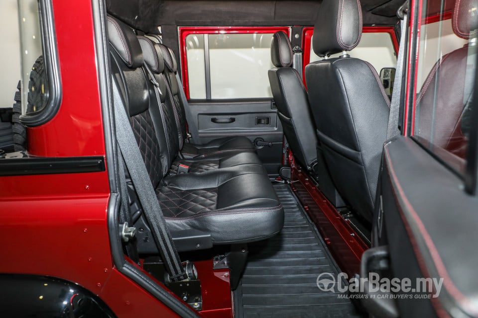 Land Rover Defender L316 (2011) Interior