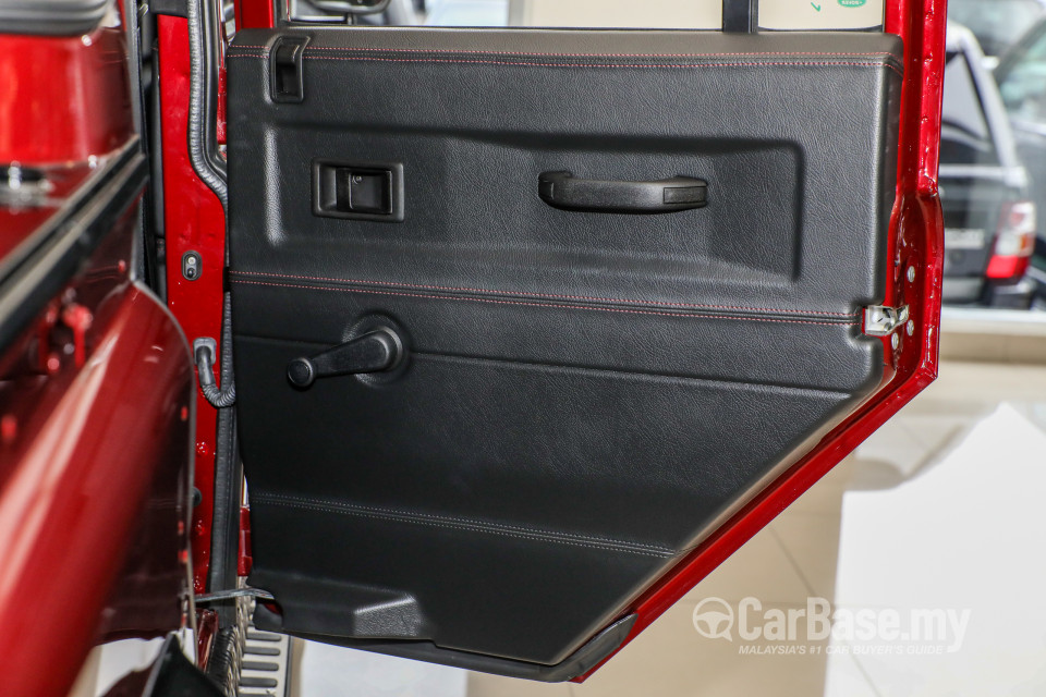 Land Rover Defender L316 (2011) Interior