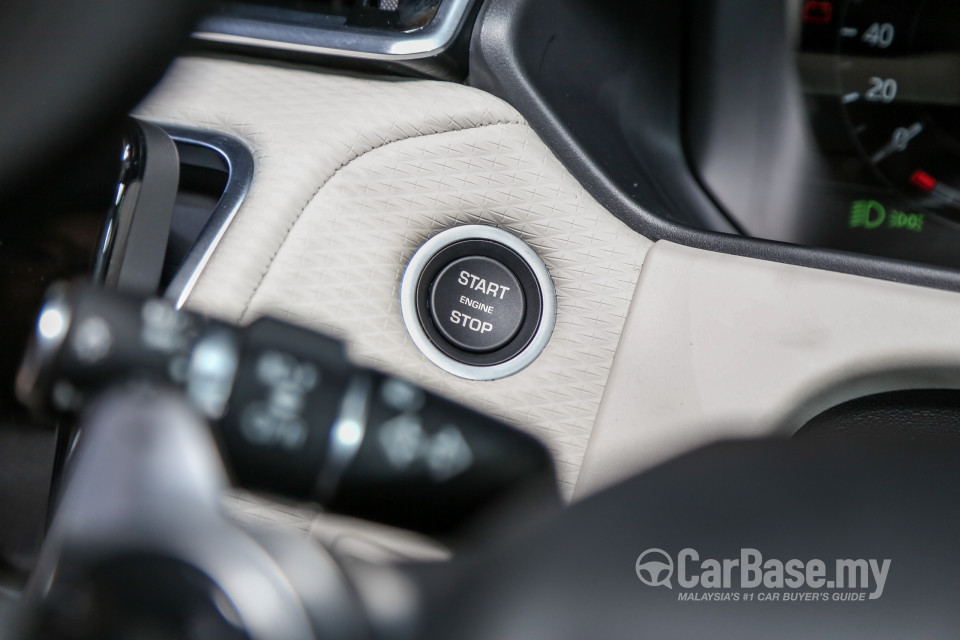 Land Rover Range Rover Velar L560 (2018) Interior