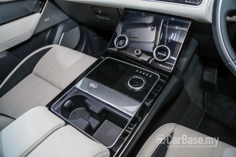 Land Rover Range Rover Velar L560 (2018) Interior