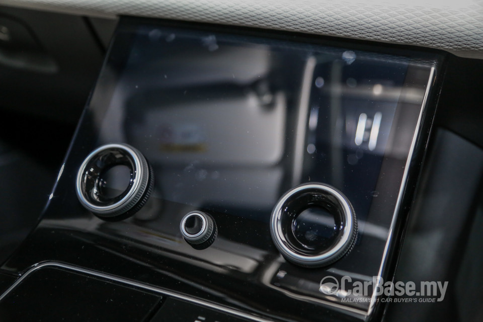 Land Rover Range Rover Velar L560 (2018) Interior