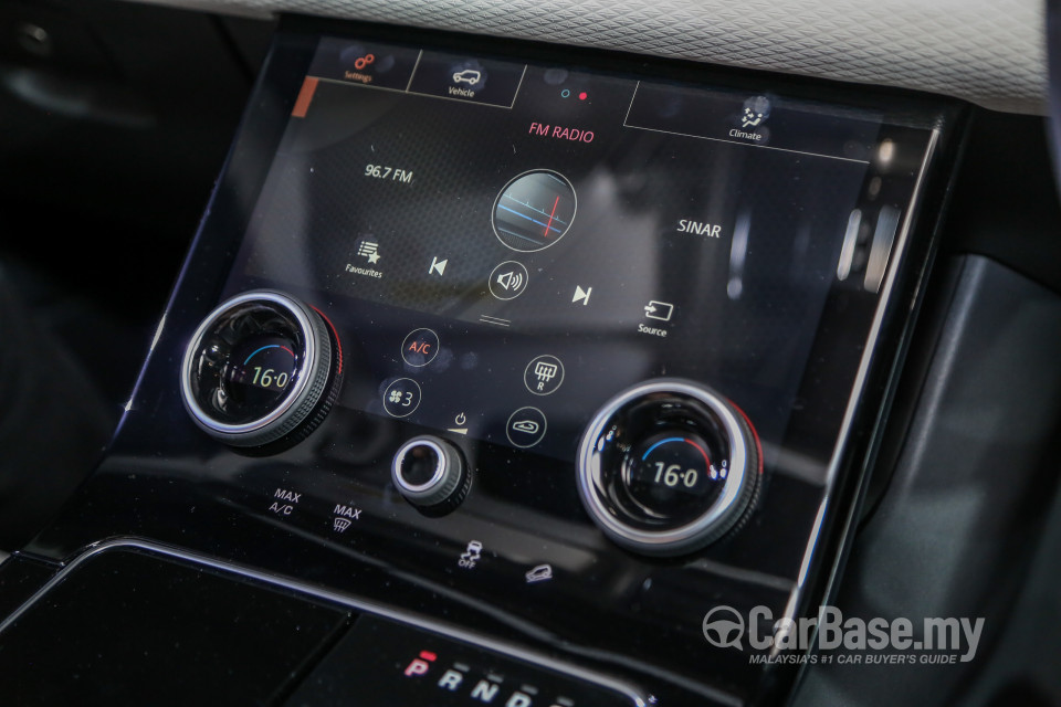 Land Rover Range Rover Velar L560 (2018) Interior