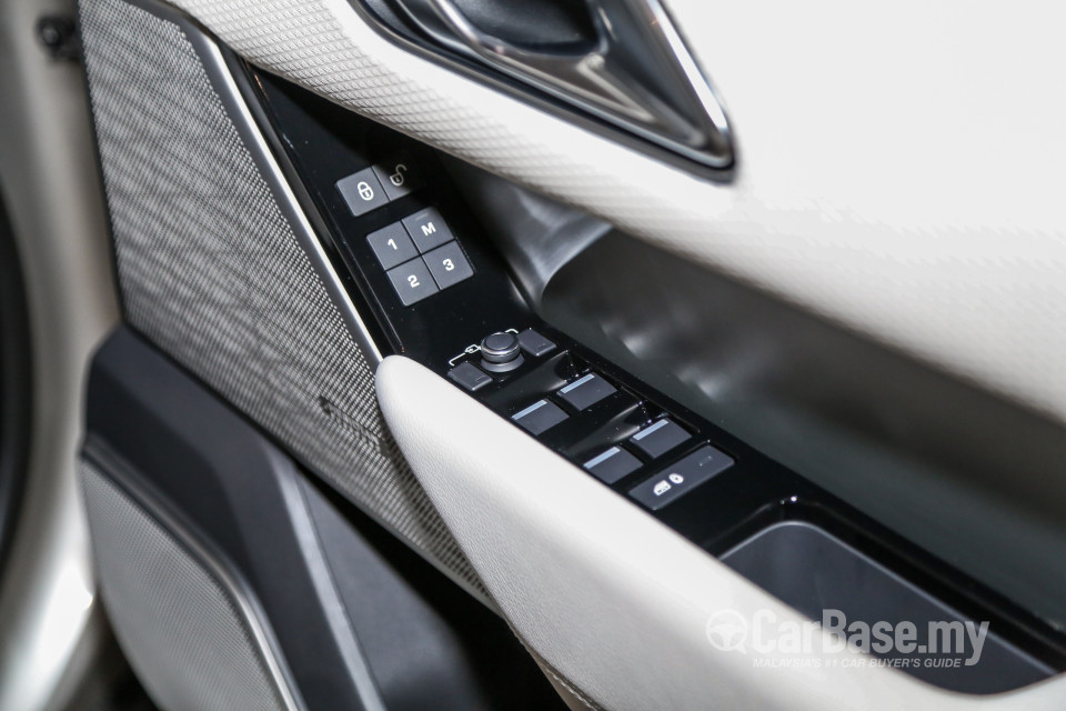 Land Rover Range Rover Velar L560 (2018) Interior