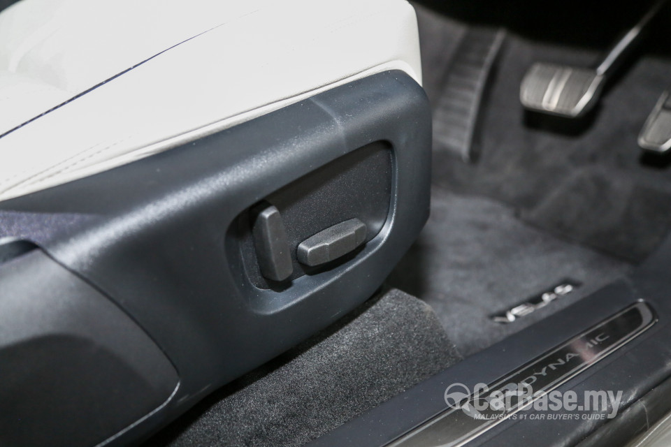 Land Rover Range Rover Velar L560 (2018) Interior