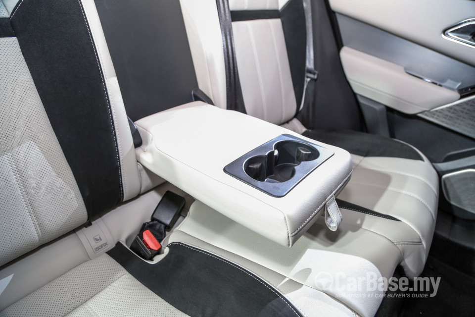 Land Rover Range Rover Velar L560 (2018) Interior