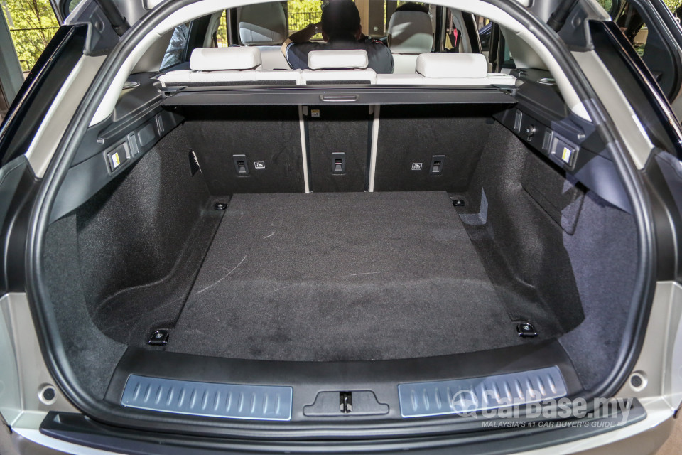 Land Rover Range Rover Velar L560 (2018) Interior
