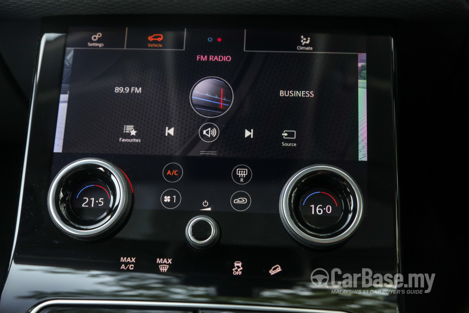 Land Rover Range Rover Velar L560 (2018) Interior