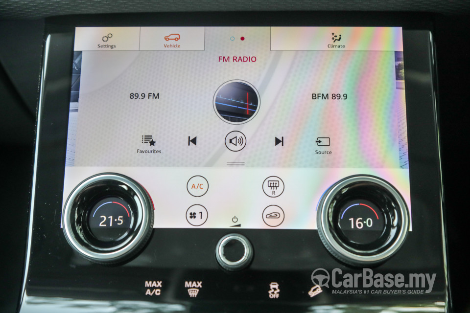 Land Rover Range Rover Velar L560 (2018) Interior