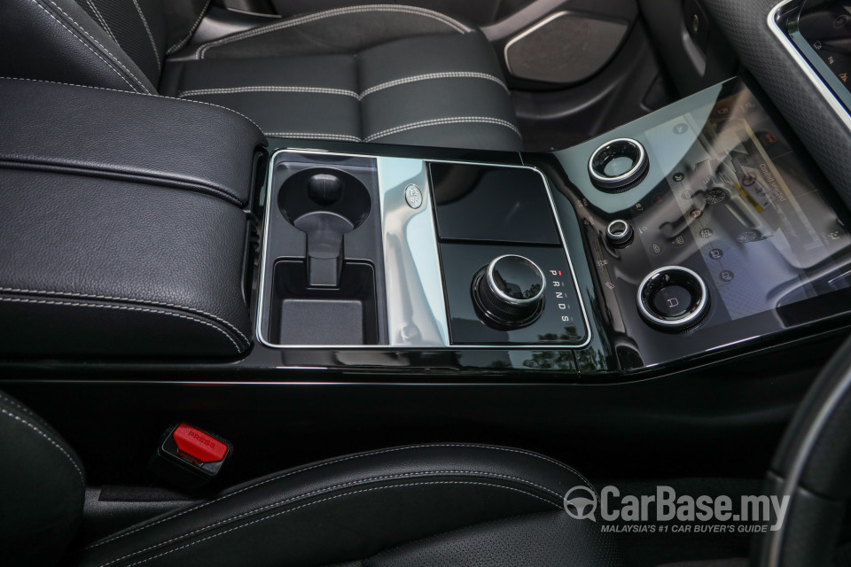 Land Rover Range Rover Velar L560 (2018) Interior