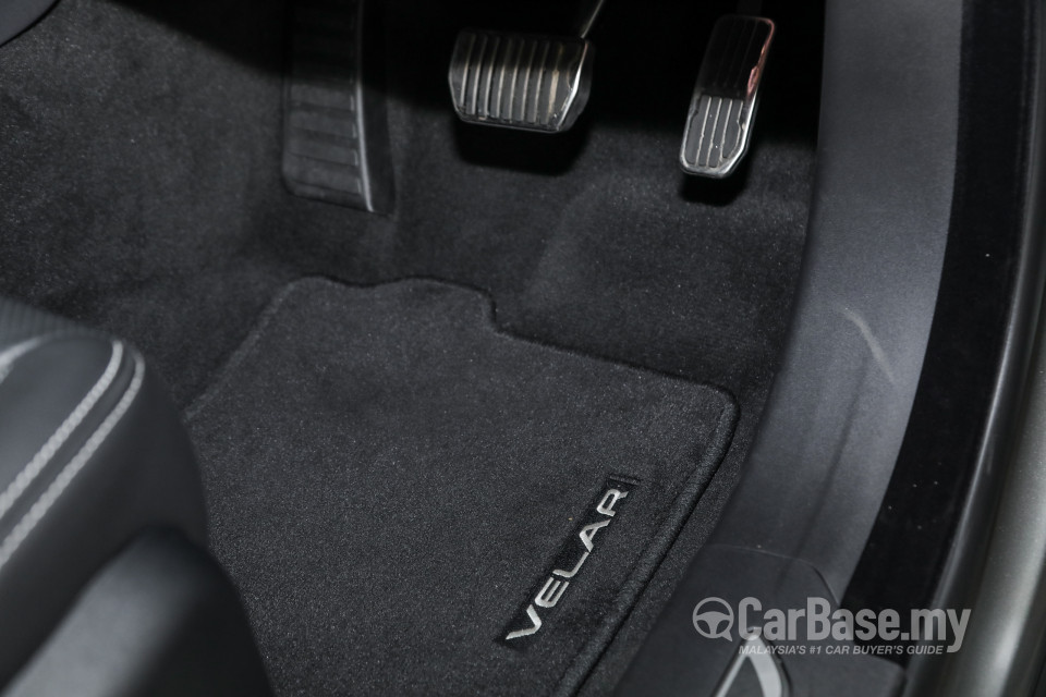 Land Rover Range Rover Velar L560 (2018) Interior
