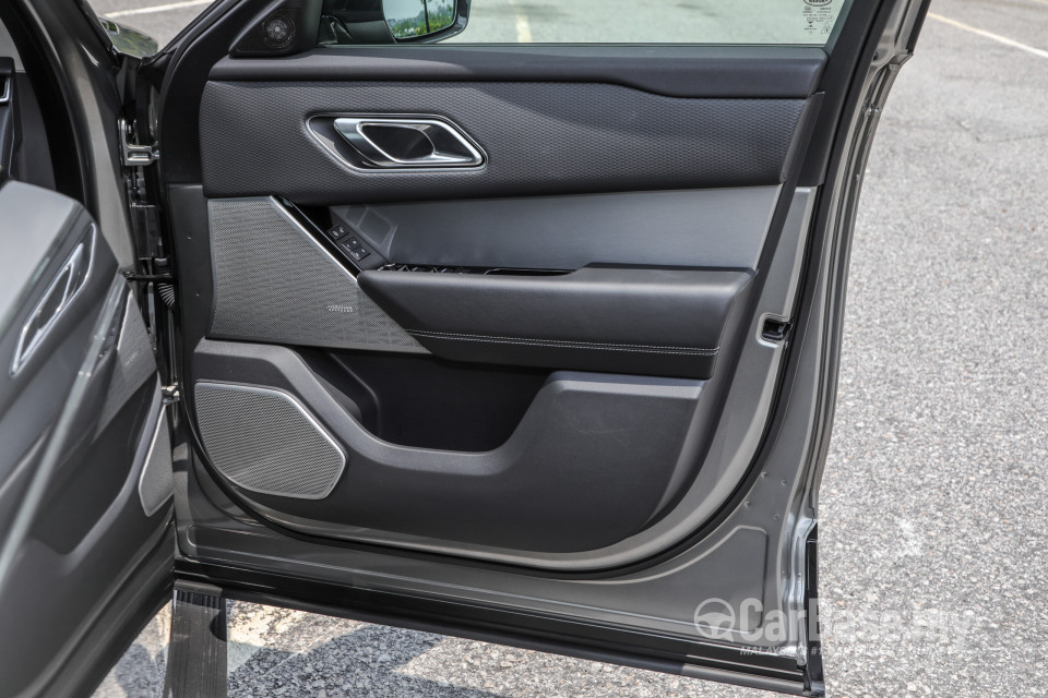 Land Rover Range Rover Velar L560 (2018) Interior