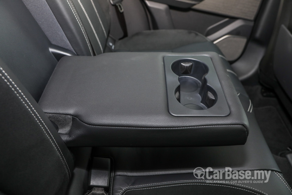 Land Rover Range Rover Velar L560 (2018) Interior