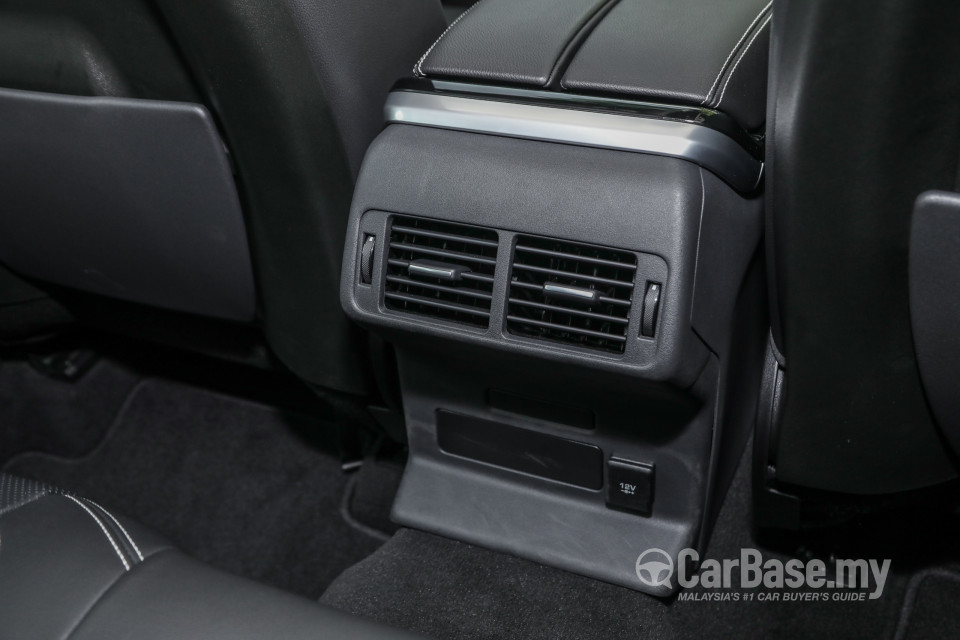 Land Rover Range Rover Velar L560 (2018) Interior