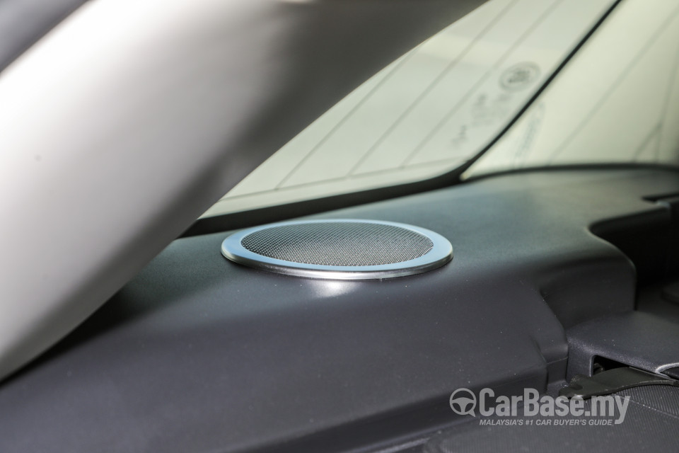 Land Rover Range Rover Velar L560 (2018) Interior