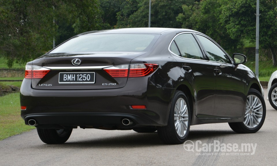 Lexus ES 6th Gen (2013) Exterior