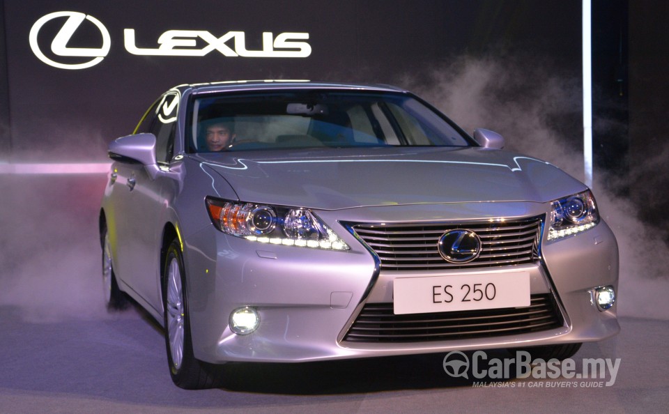 Lexus ES 6th Gen (2013) Exterior